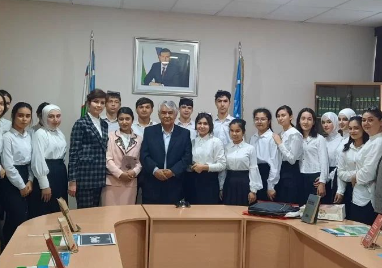 Read more about the article TDPUning akademik litseyida Abdurashid Nurmurodovning “Urush” asari yuzasidan davra suhbati bo‘lib o‘tdi.