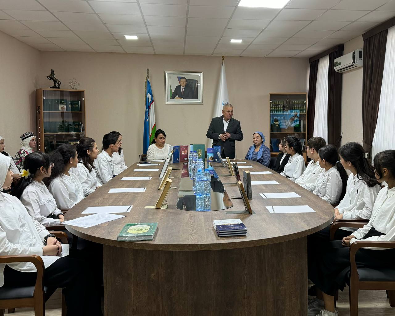 Read more about the article &laquo;21-oktabr O‘zbek tiliga davlat tili maqomi berilgan kuni&raquo; munosabati bilan bayram tadbiri o‘tkazildi