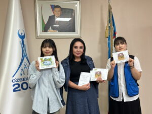 Read more about the article Koreyalik volontyorlar va litsey o’quvchilari kitob yozdi