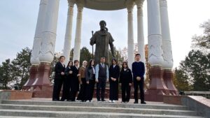 Read more about the article DARS MASHG’ULOTLARI ADIBLAR XIYOBONIDA